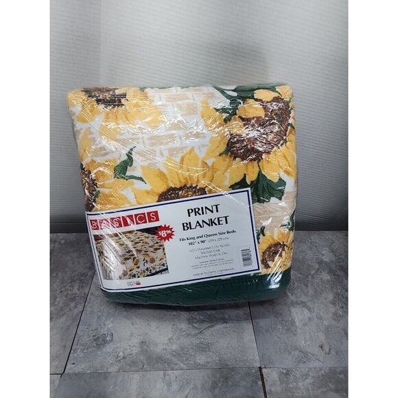 Vintage Basics Floral Print Blanket King / Queen Size Owen Basics 102" X 90" NEW - Picture 1 of 11